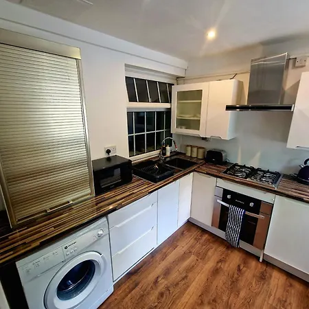 Private Courtyard Apartment In Bradford With Parking Shipley  Exterior foto