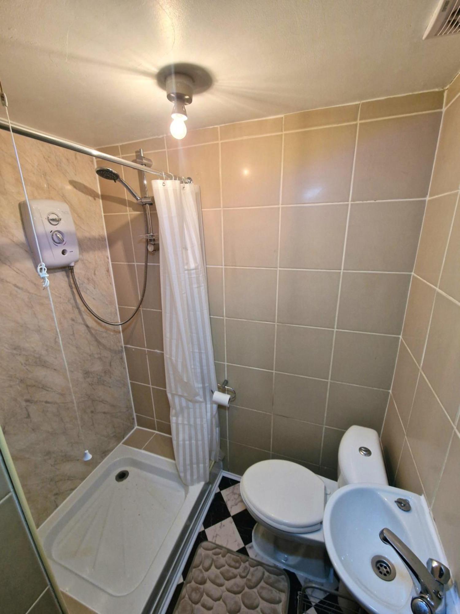 Apartment Private Courtyard In Bradford With Parking Shipley (West Yorkshire)